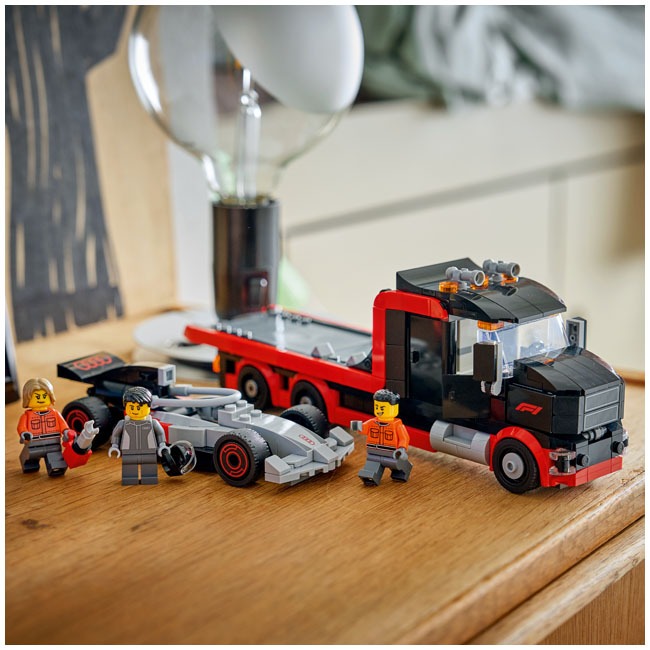LEGO CITY F1 DISPLAY TRUCK WITH AUDI F1 RACE CAR