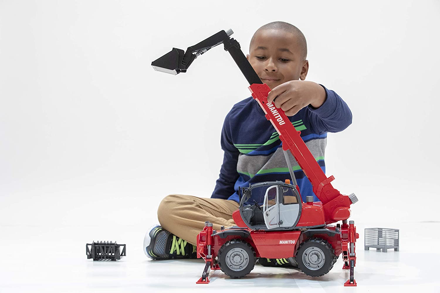 BRUDER MANITOU TELESCOPIC FORKLIFT WITH ACCESSORIES