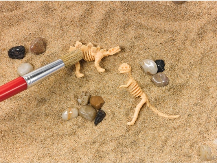 CREATIVITY FOR KIDS SENSORY BIN DINASOUR DIG