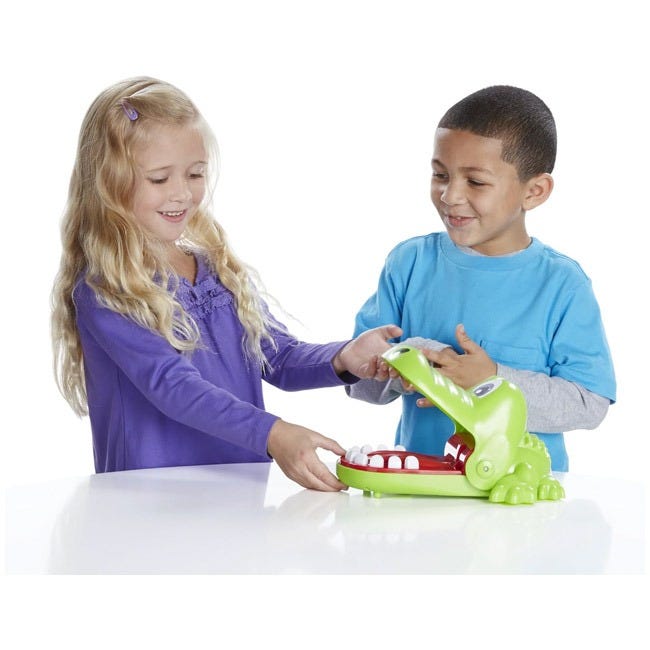 HASBRO CROCODILE DENTIST BOARD GAME