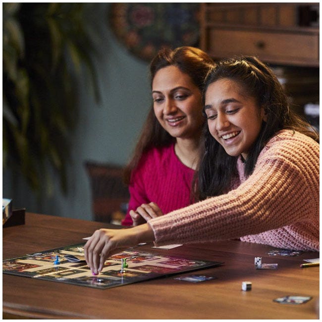 HASBRO CLUE BOARD GAME