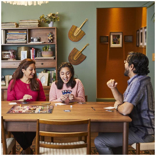 HASBRO CLUE BOARD GAME