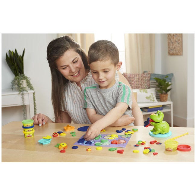 PLAY-DOH FROG AND COLORS STARTER SET WITH PLAYMAT