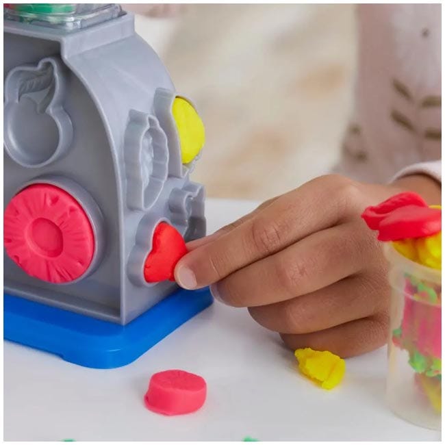 PLAY-DOH SWIRLIN SMOOTHIES TOY BLENDER PLAYSET