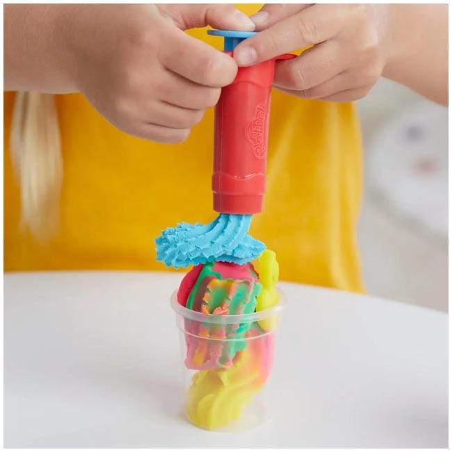 PLAY-DOH SWIRLIN SMOOTHIES TOY BLENDER PLAYSET