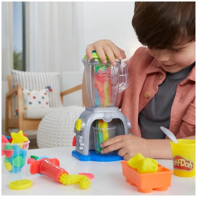 PLAY-DOH SWIRLIN SMOOTHIES TOY BLENDER PLAYSET