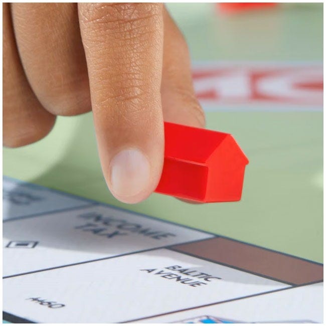 HASBRO MONOPOLY CLASSIC BOARD GAME