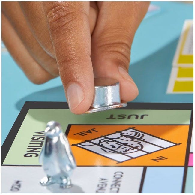 HASBRO MONOPOLY CLASSIC BOARD GAME
