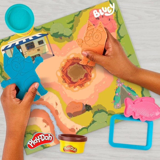 PLAY-DOH BLUEY GOES CAMPING PLAYSET