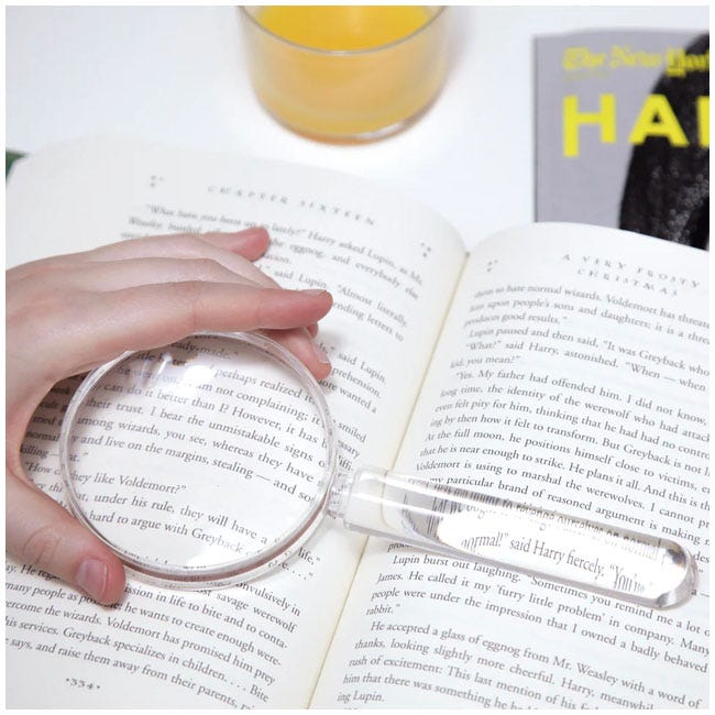 KIKKERLAND 2 IN 1 ACRYLIC MAGNIFIER