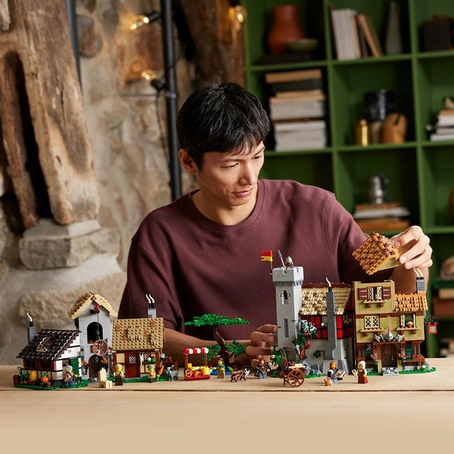 LEGO ICONS MEDIEVAL TOWN SQUARE