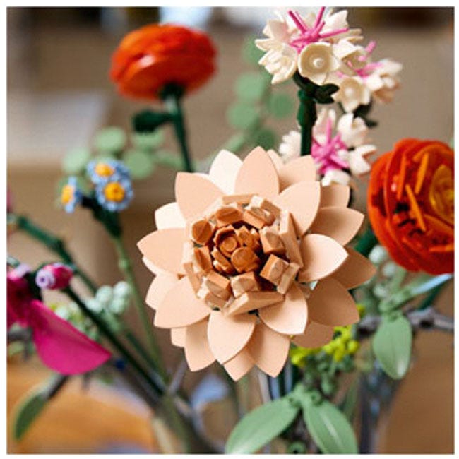 LEGO BOTANICALS PRETTY PINK FLOWER BOUQUET