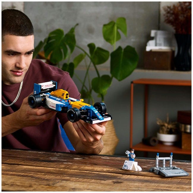 LEGO ICONS WILLIAMS RACING FW14B AND NIGEL MANSELL