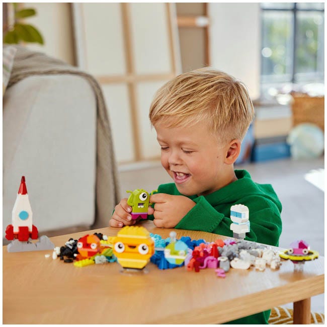 LEGO CLASSIC CREATIVE SPACE PLANETS