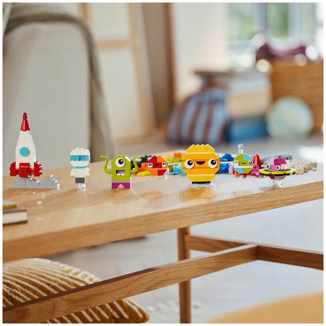 LEGO CLASSIC CREATIVE SPACE PLANETS