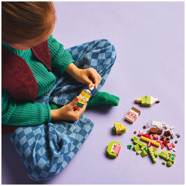 LEGO CLASSIC CREATIVE FOOD FRIENDS