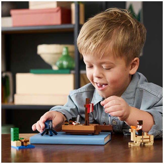 LEGO MINECRAFT THE PIRATE SHIP VOYAGE