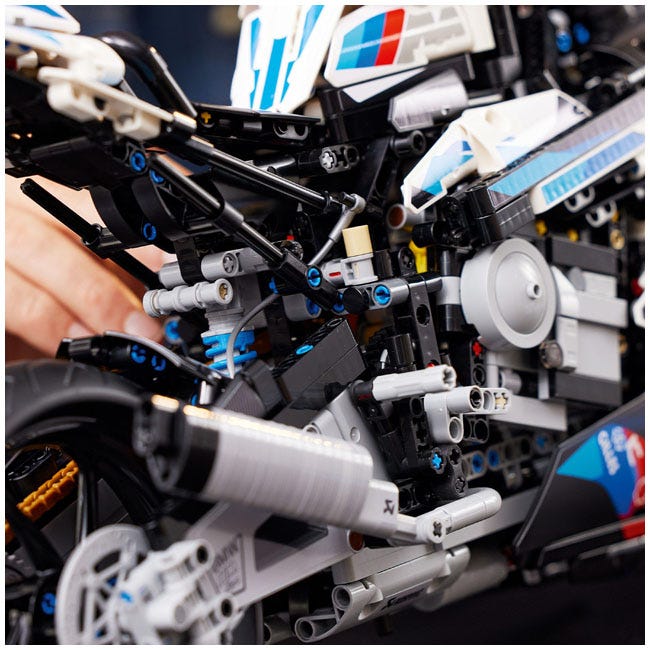 LEGO TECHNIC BMW M 1000 RR