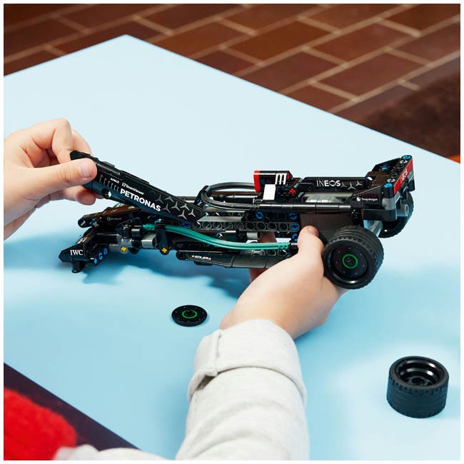 LEGO TECHNIC MERCEDES AMG F1 W14 E PERFORMANCE PULL BACK
