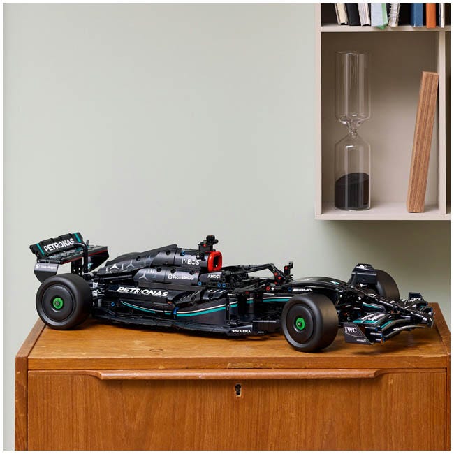 LEGO TECHNIC MERCEDES AMG F1 W14 E PERFORMANCE