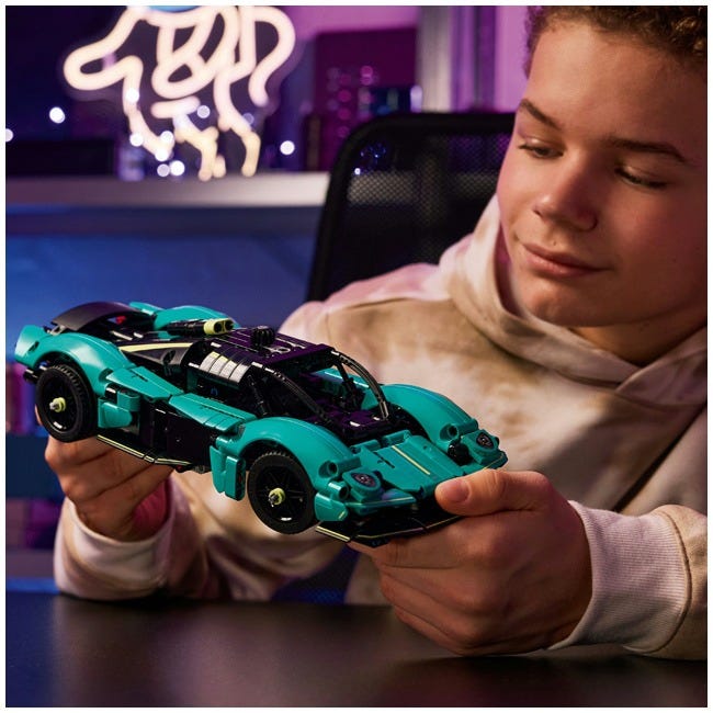 LEGO TECHNIC ASTON MARTIN VALKYRIE