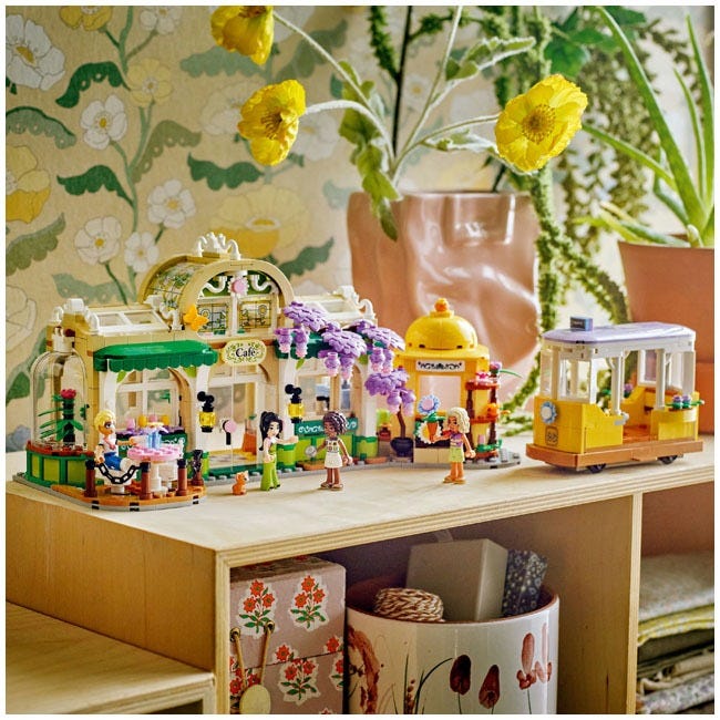 LEGO FRIENDS PLANT CAFE AND FLOWER SHOP