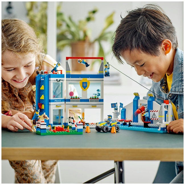 LEGO CITY POLICE TRAINING ACADEMY