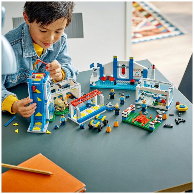LEGO CITY POLICE TRAINING ACADEMY