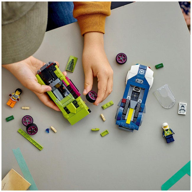 LEGO CITY POLICE CAR AND MUSCLE CAR CHASE