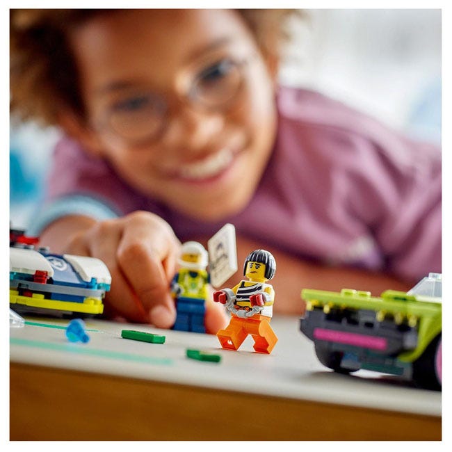 LEGO CITY POLICE CAR AND MUSCLE CAR CHASE