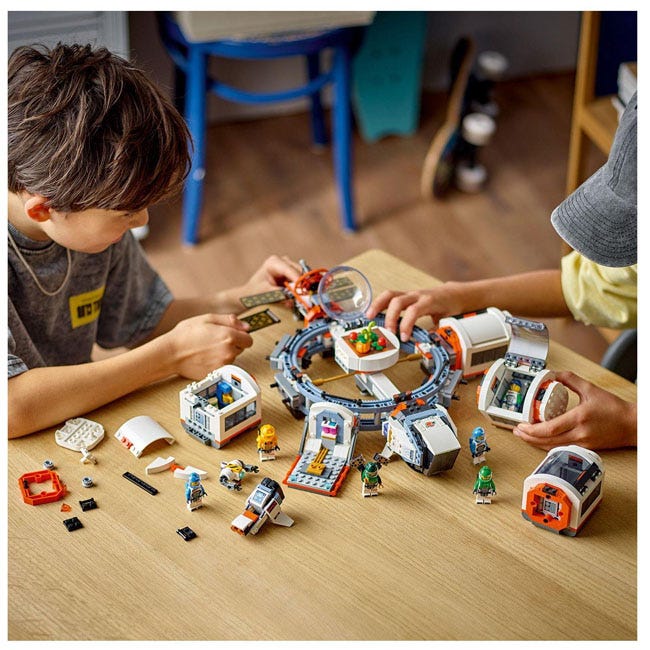 LEGO CITY MODULAR SPACE STATION