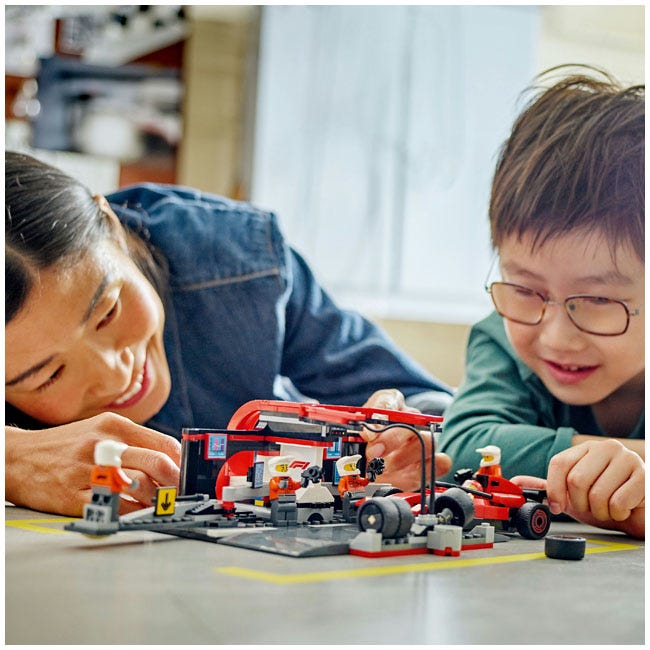 LEGO CITY F1 PIT STOP AND PIT CREW WITH FERRARI CAR
