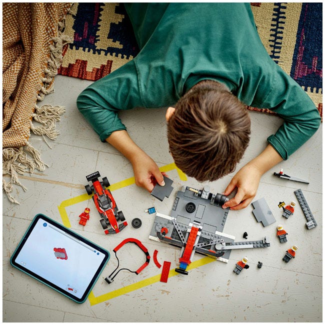 LEGO CITY F1 PIT STOP AND PIT CREW WITH FERRARI CAR