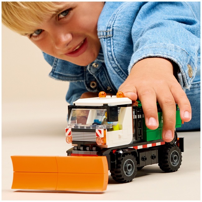 LEGO CITY SNOWPLOW TRUCK TOY VEHICLE WITH MINIFIGURE