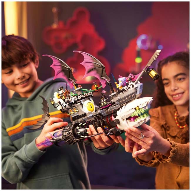 LEGO DREAMZZZ NIGHTMARE SHARK SHIP
