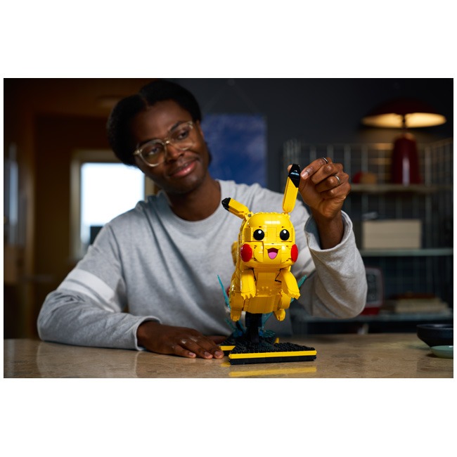 LEGO POKEMON PIKACHU AND POKE BALL