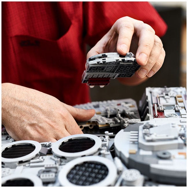 LEGO STAR WARS MILLENNIUM FALCON