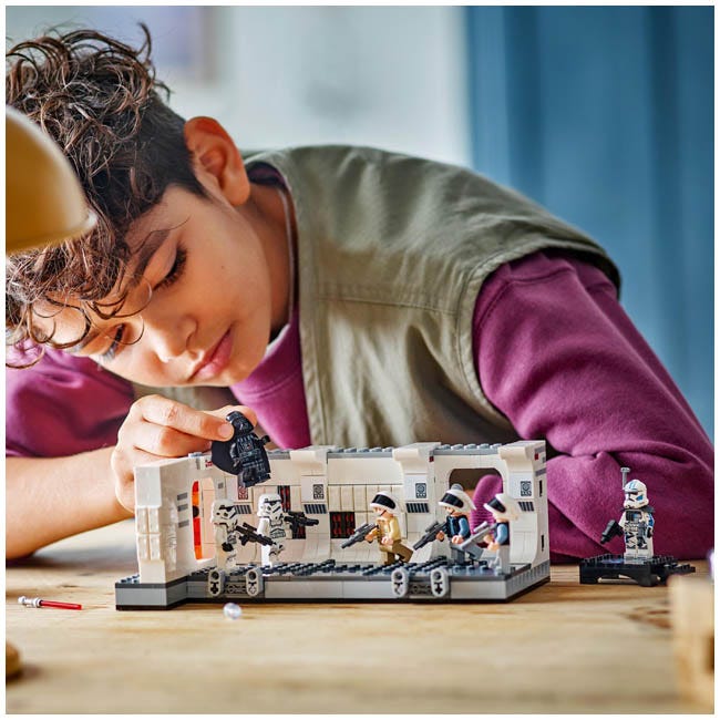 LEGO STAR WARS BOARDING THE TANTIVE-4