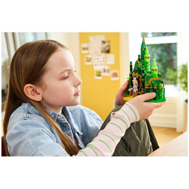 LEGO WICKED EMERALD CITY & KIAMO KO CASTLE