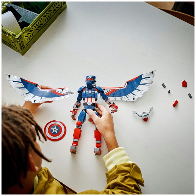 LEGO MARVEL NEW CAPTAIN AMERICA CONSTRUCTION FIGURE
