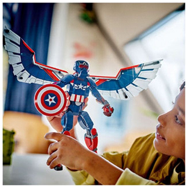 LEGO MARVEL NEW CAPTAIN AMERICA CONSTRUCTION FIGURE