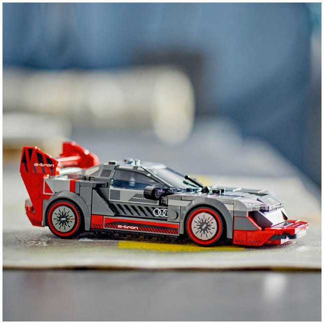 LEGO SPEED CHAMPION AUDI S1 E-TRON QUATTRO RACE CAR