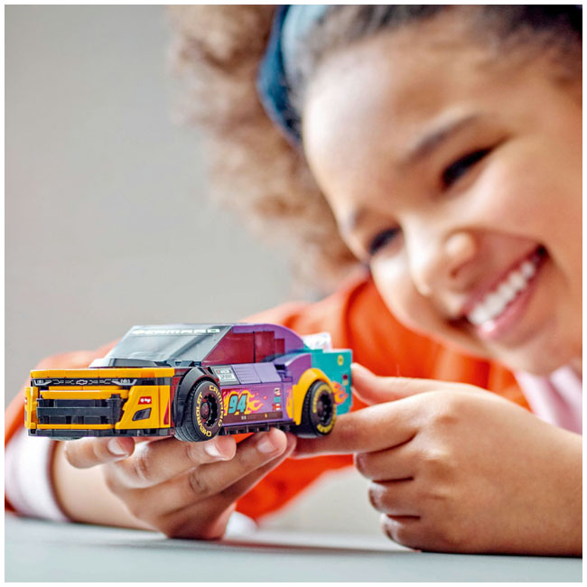 LEGO SPEED CHAMPIONS NASCAR NEXT GEN CHEVROLET CAMARO ZL1
