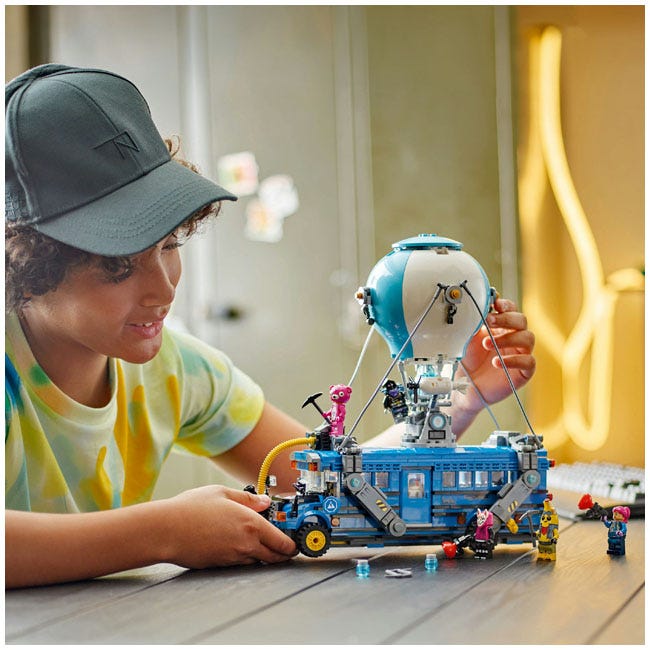 LEGO FORTNITE BATTLE BUS