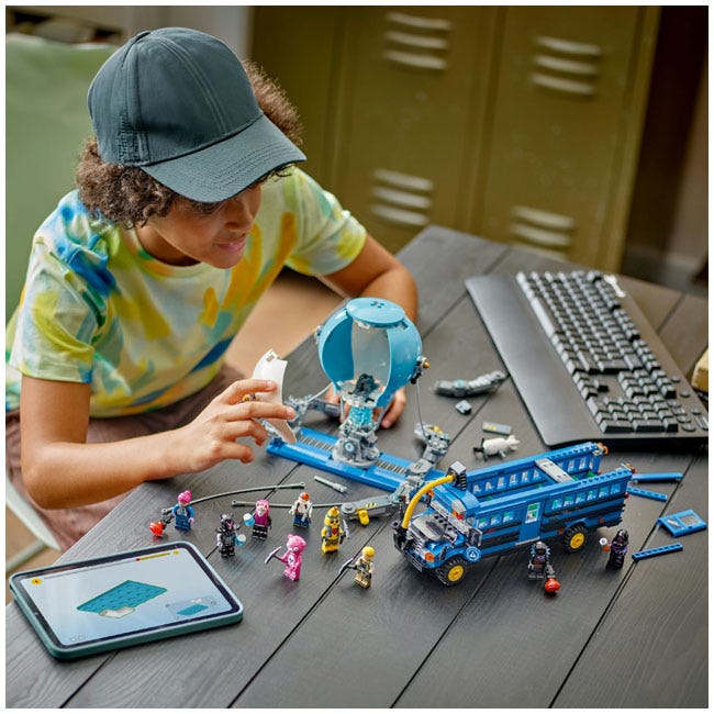 LEGO FORTNITE BATTLE BUS