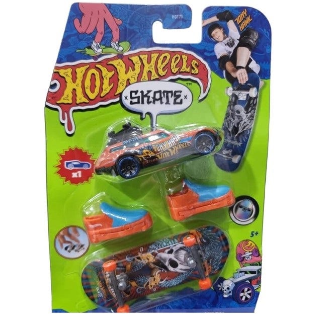 HOTWHEELS FINGER SKATES AND SKATEBOARD WITH DIECAST CAR