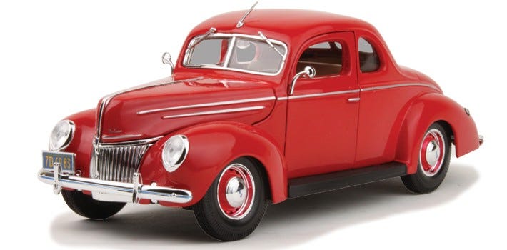 MAISTO 1:18 DIECAST CAR 1939 FORD DELUXE COUPE