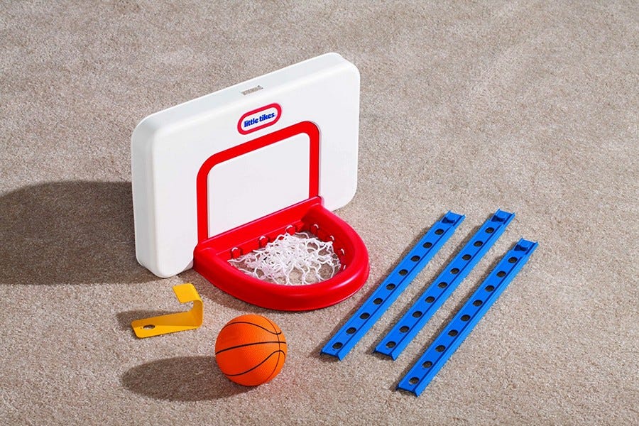 LITTLE TIKES ATTACH & PLAY BASKETBALL SET