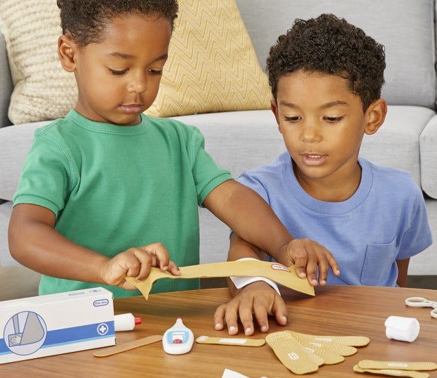LITTLE TIKES FIRST AID KIT