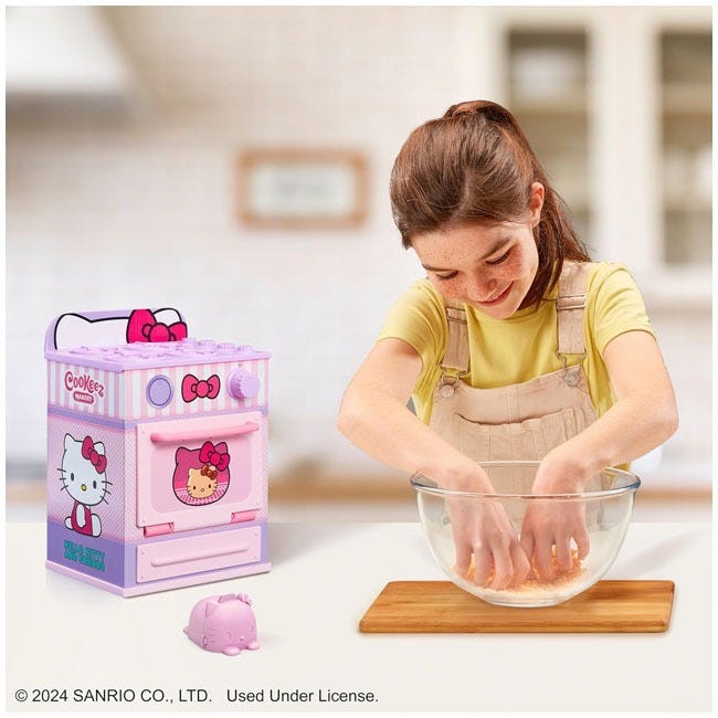 COOKEEZ MAKERY HELLO KITTY AND FRIENDS OVEN PLAYSET